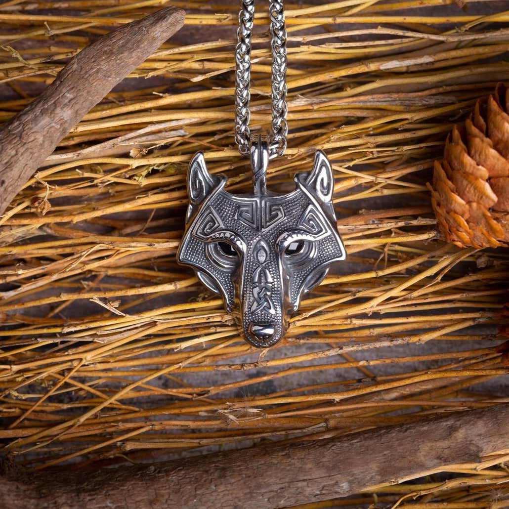 Fenrir head necklace • 5-7 days delivery guarantee