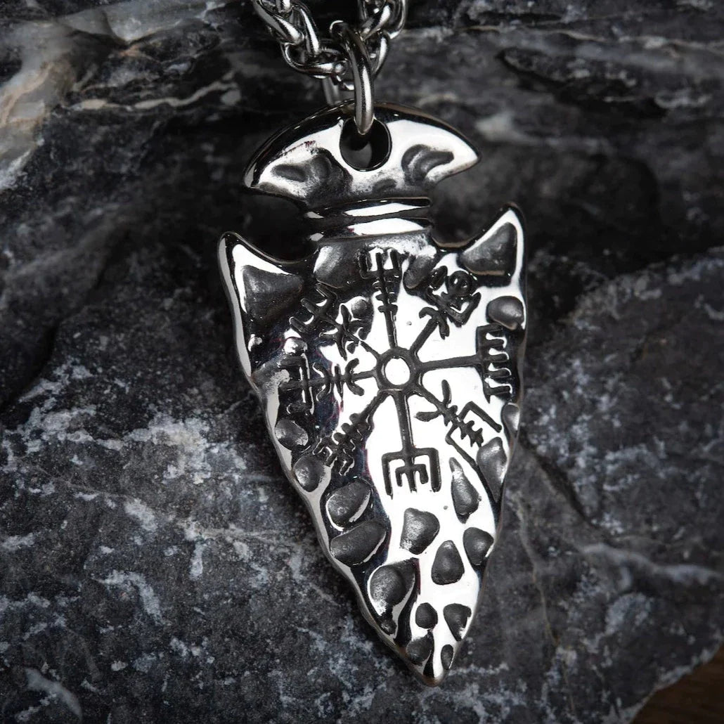 Spear Head necklace • 5-7 days delivery guarantee