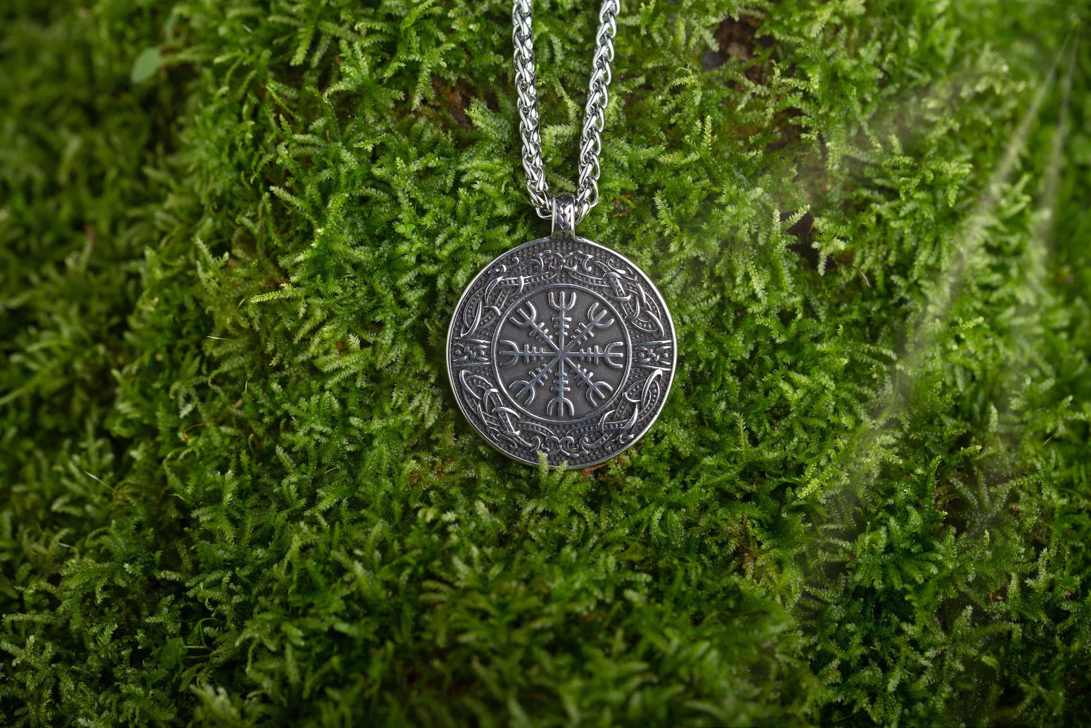 Helm of Awe necklace • 5-7 days delivery guarantee