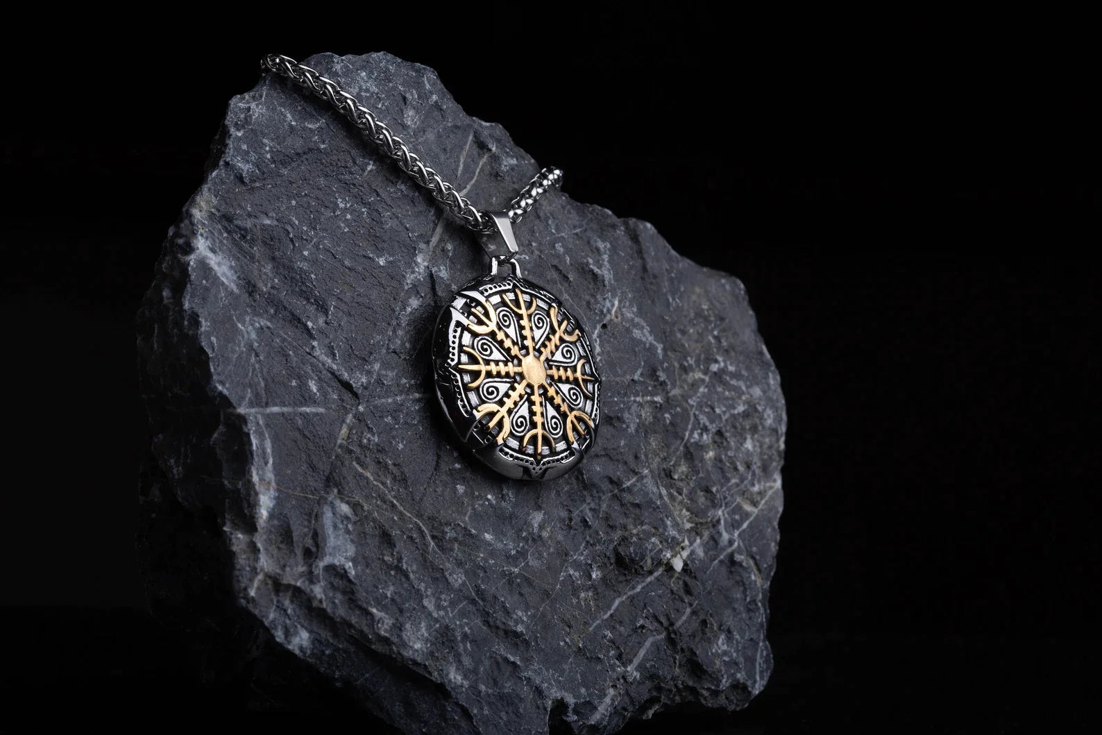 Helm of Awe necklace • 5-7 days delivery guarantee