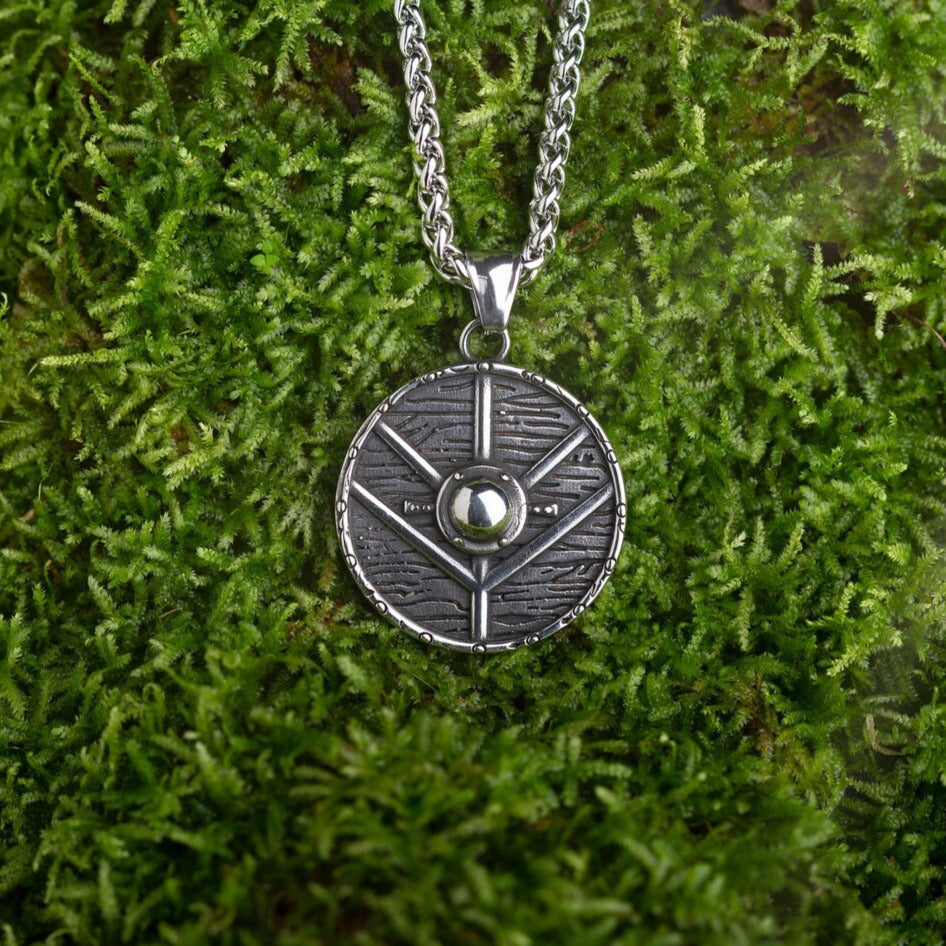 Viking Shield necklace • 5-7 days delivery guarantee