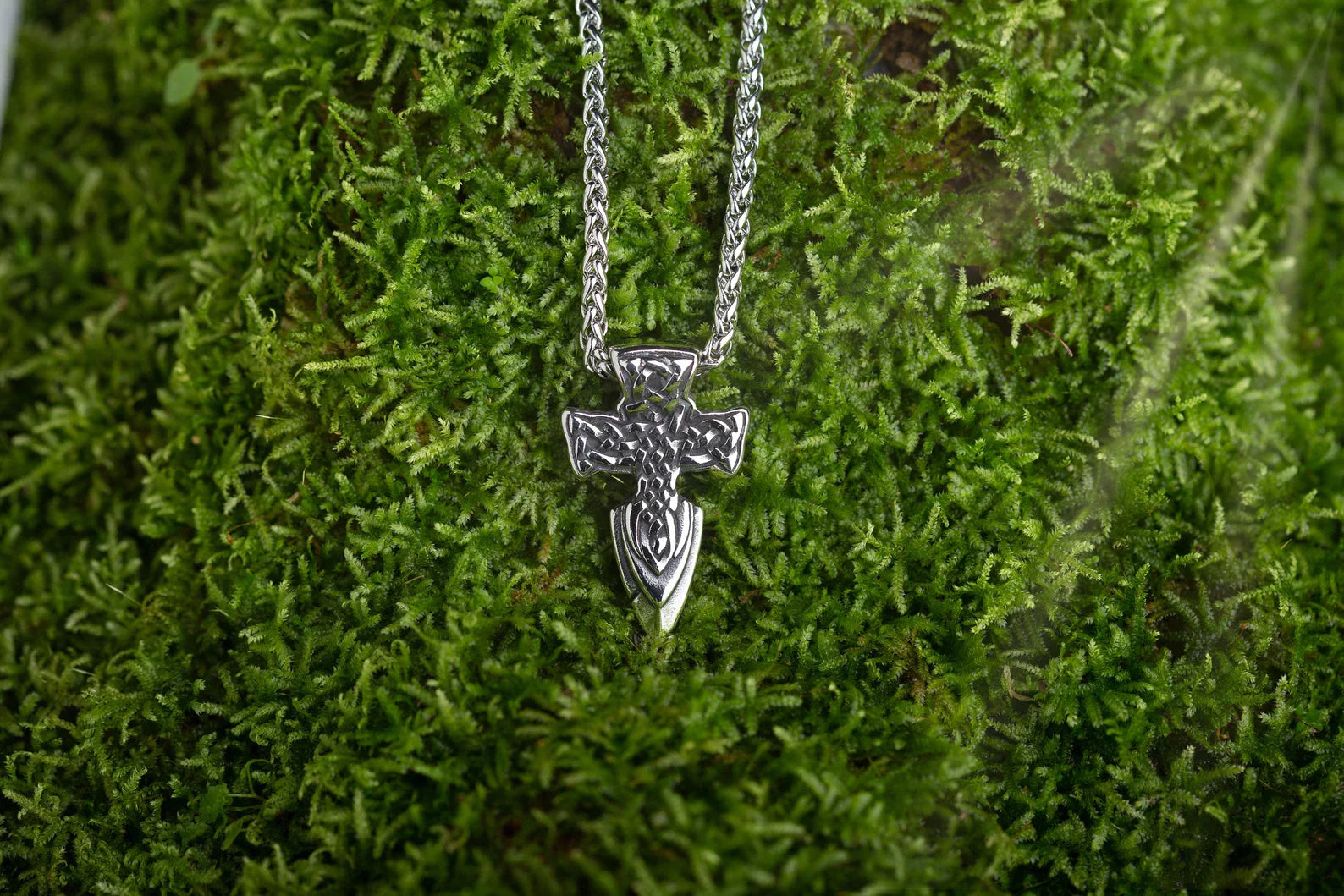 Celtic Cross necklace • 5-7 days delivery guarantee