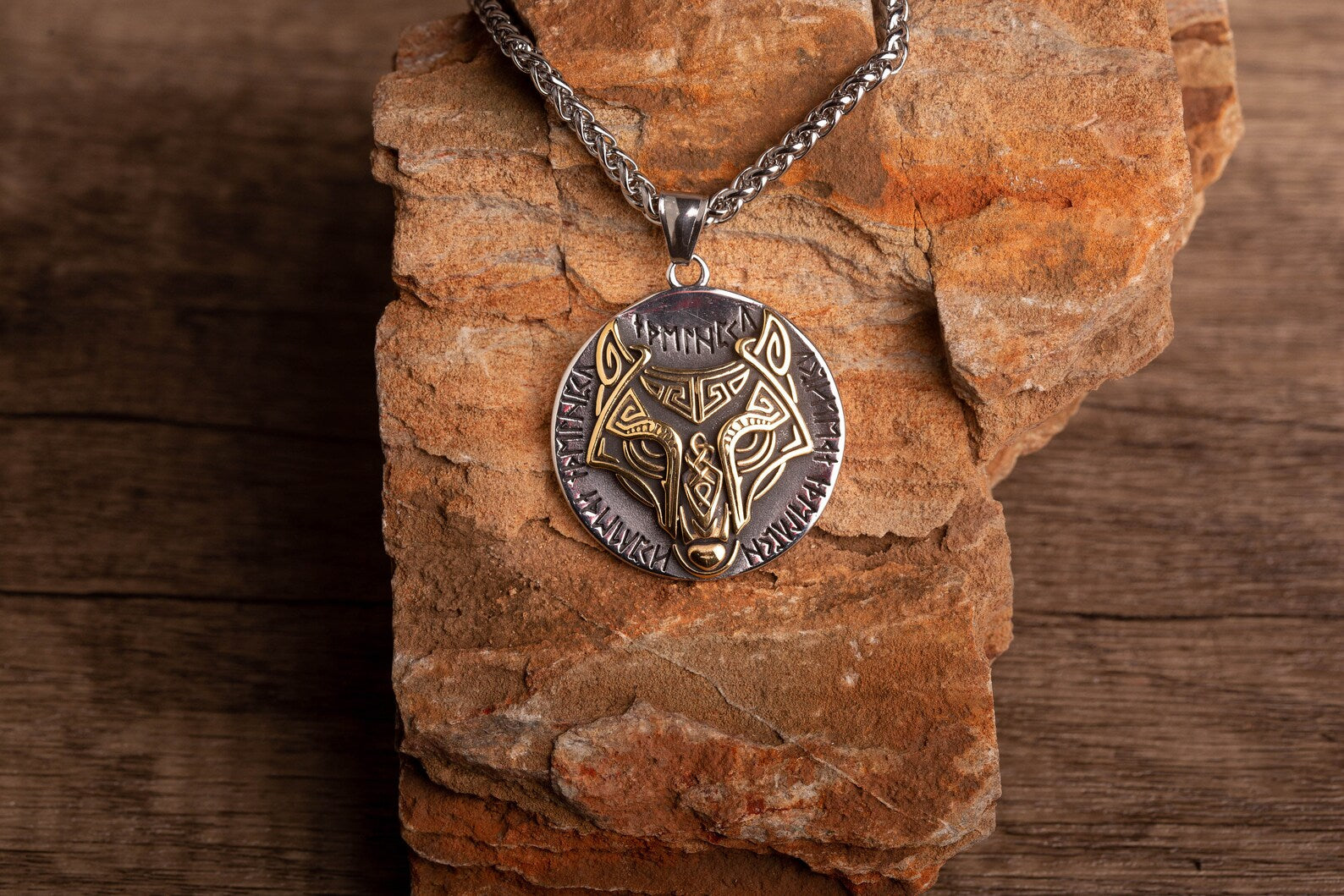 Fenrir necklace • 5-7 days delivery guarantee