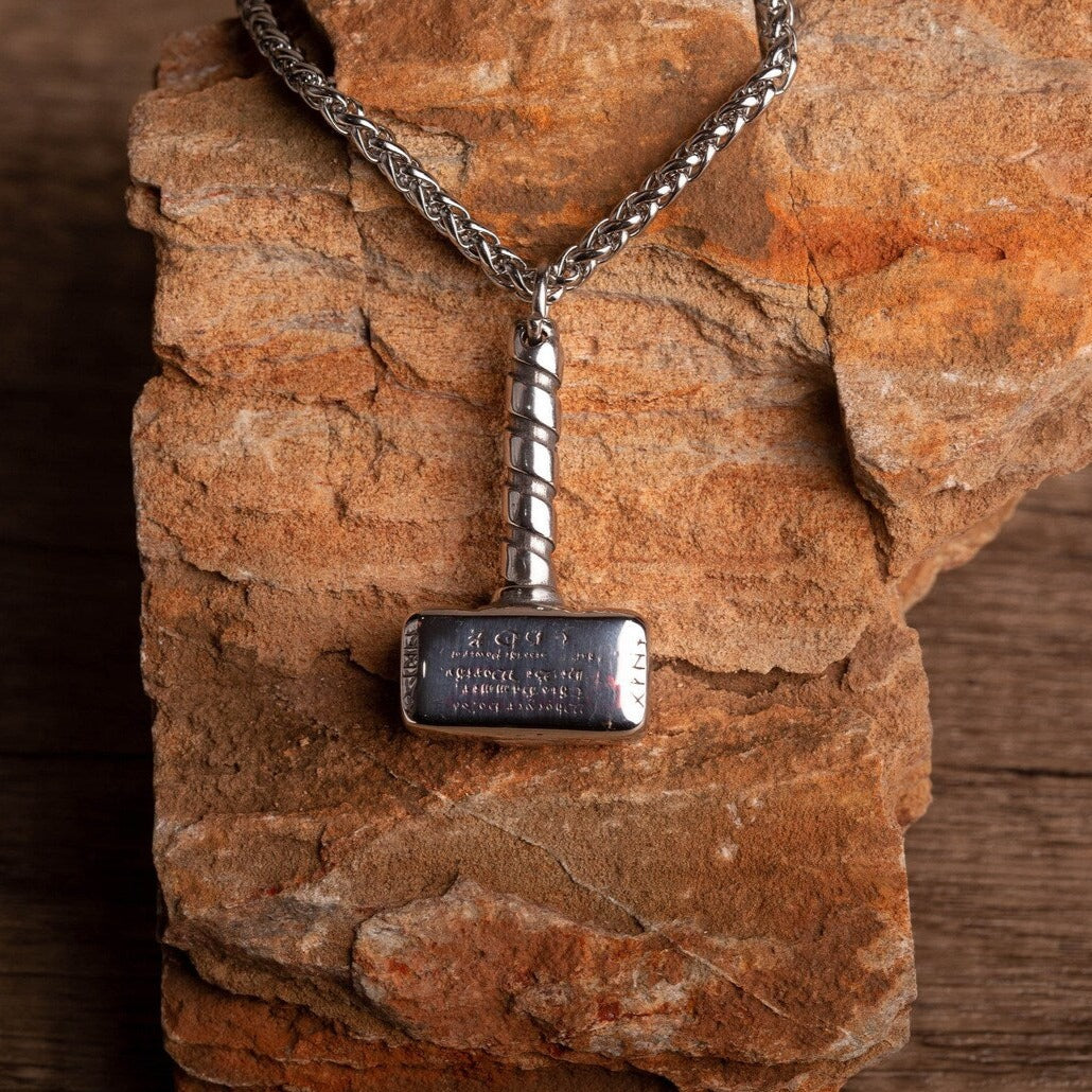 Viking Hammer necklace • 5-7 days delivery guarantee