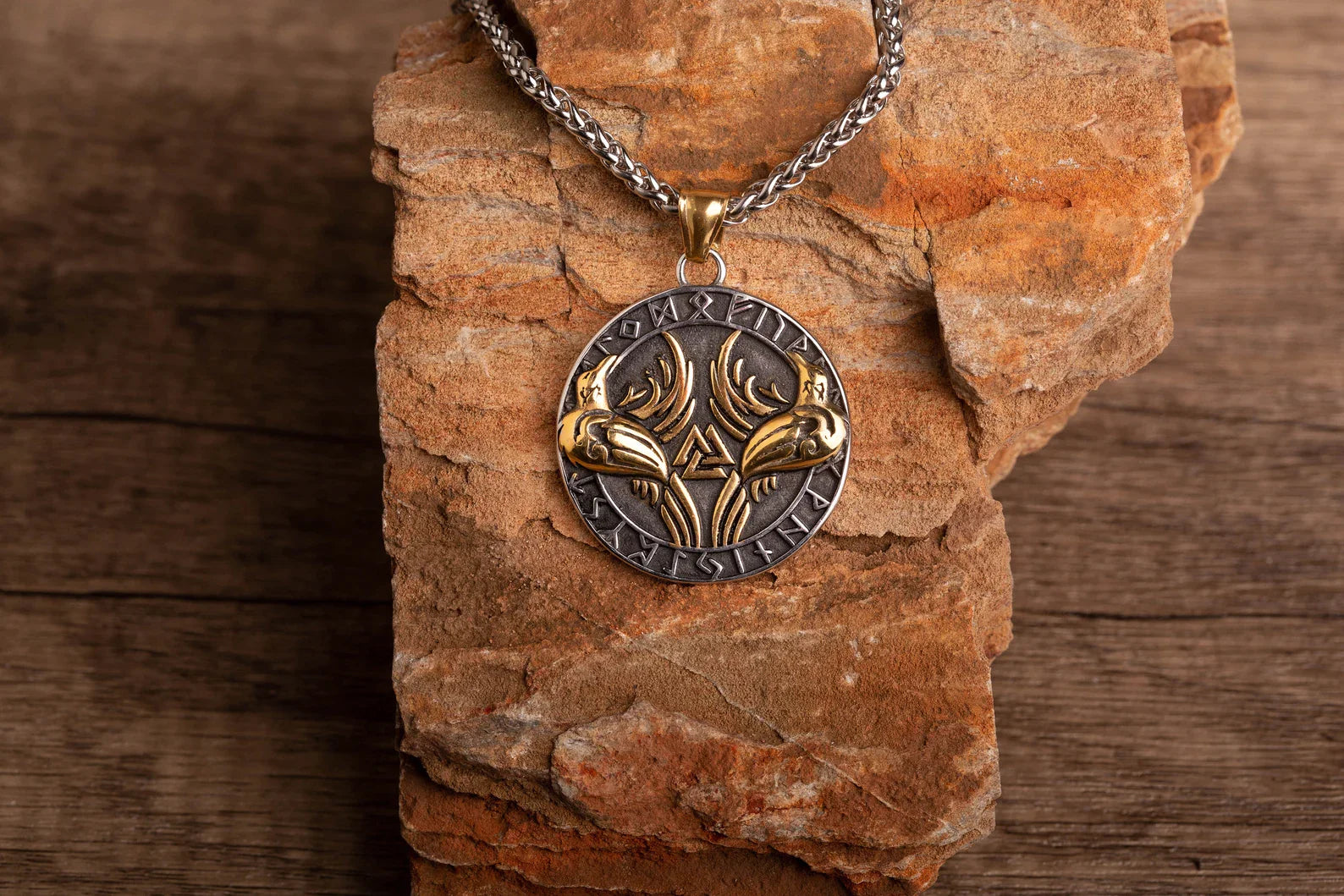 Raven and Valknut necklace • 5-7 days delivery guarantee