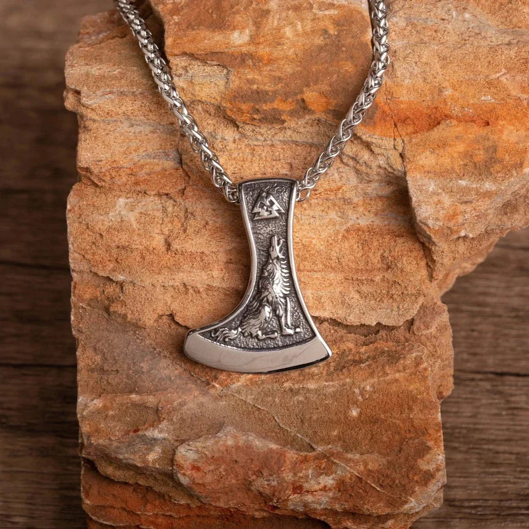Norse Axe necklace • 5-7 days delivery guarantee