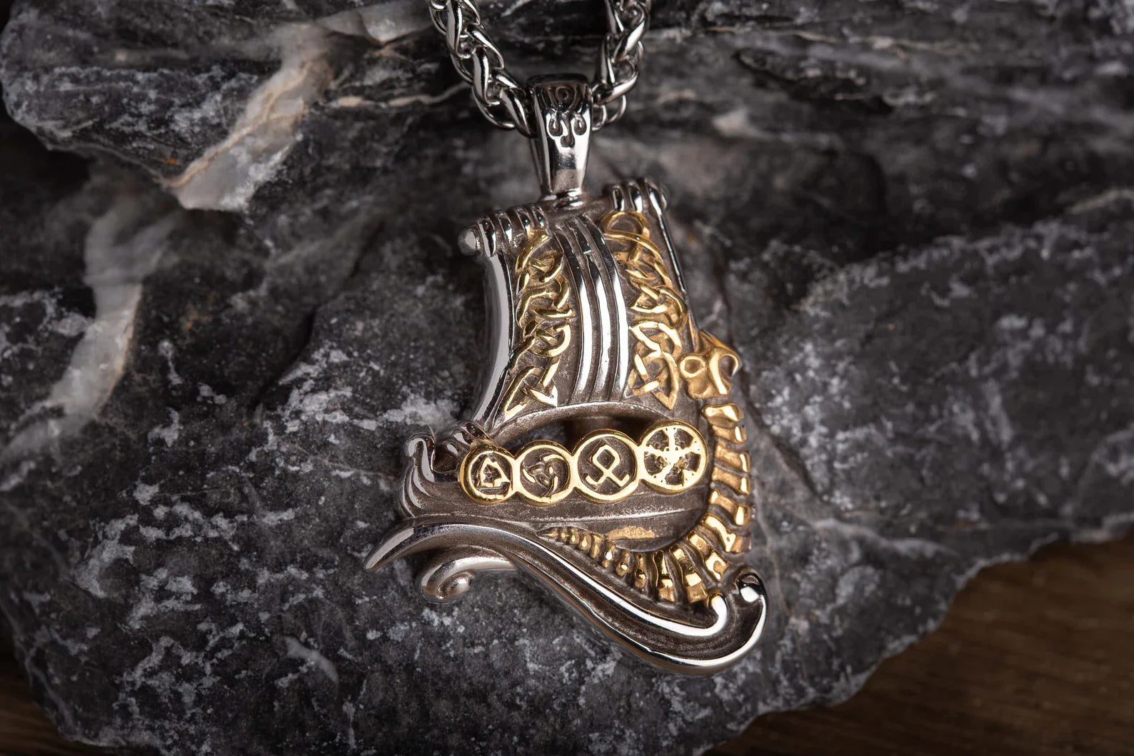 Drakkar necklace • 5-7 days delivery guarantee