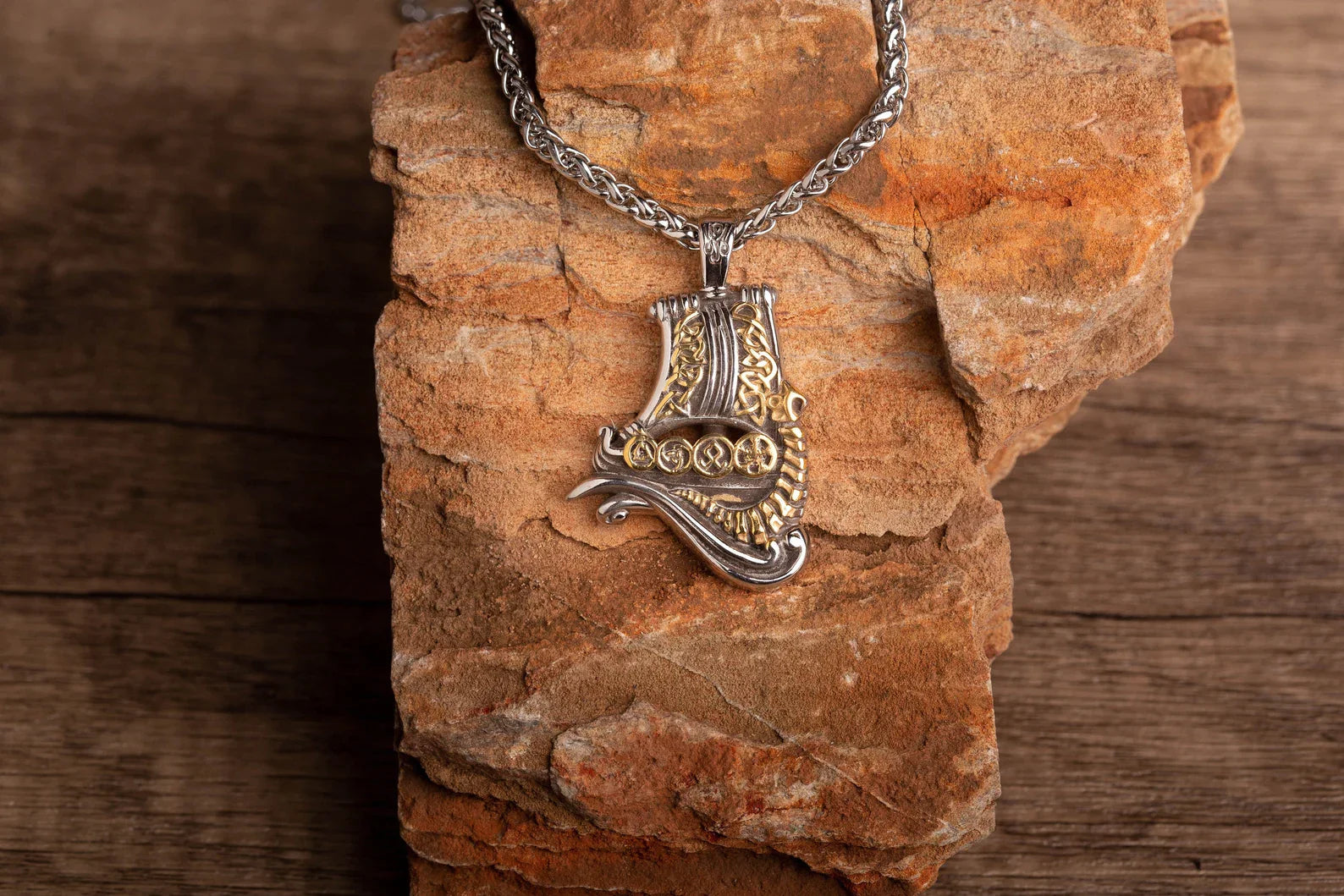 Drakkar necklace • 5-7 days delivery guarantee