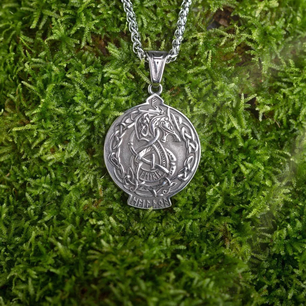 Fenrir necklace • 5-7 days delivery guarantee