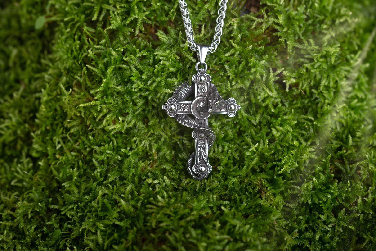 Skull Cross necklace, 5-7 days delivery guarantee
