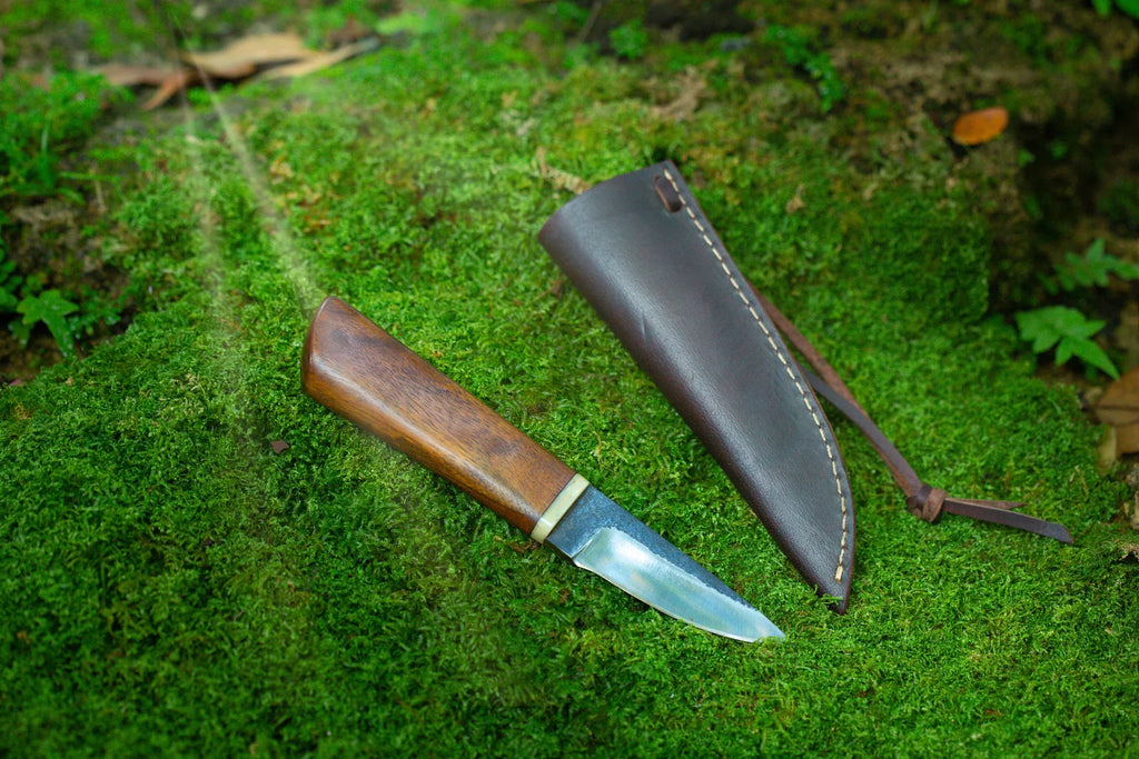 Fixed blade hunting knife