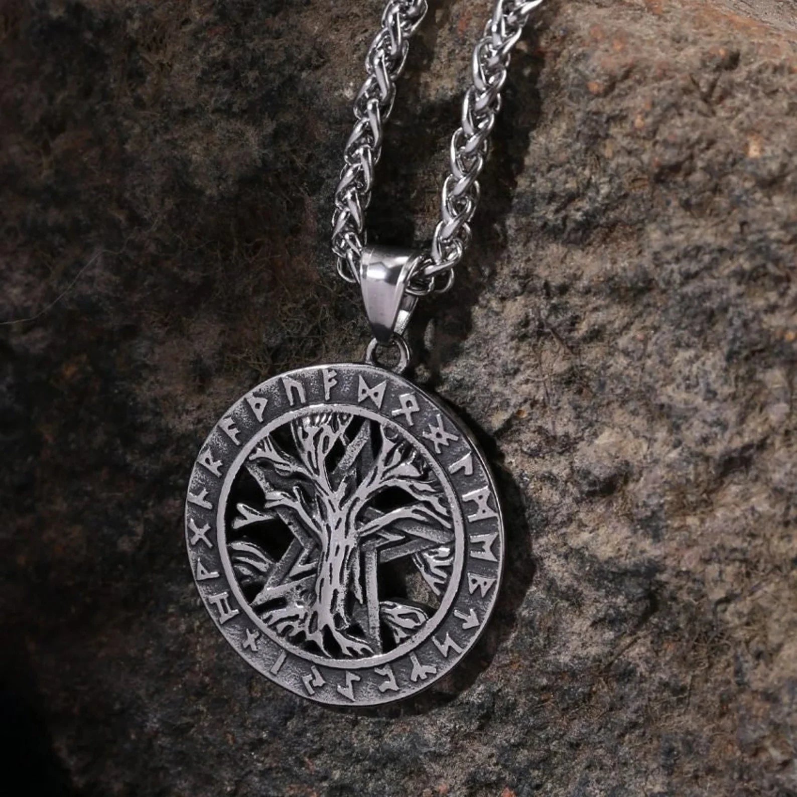 Yggdrasil necklace • 5-7 days delivery guarantee