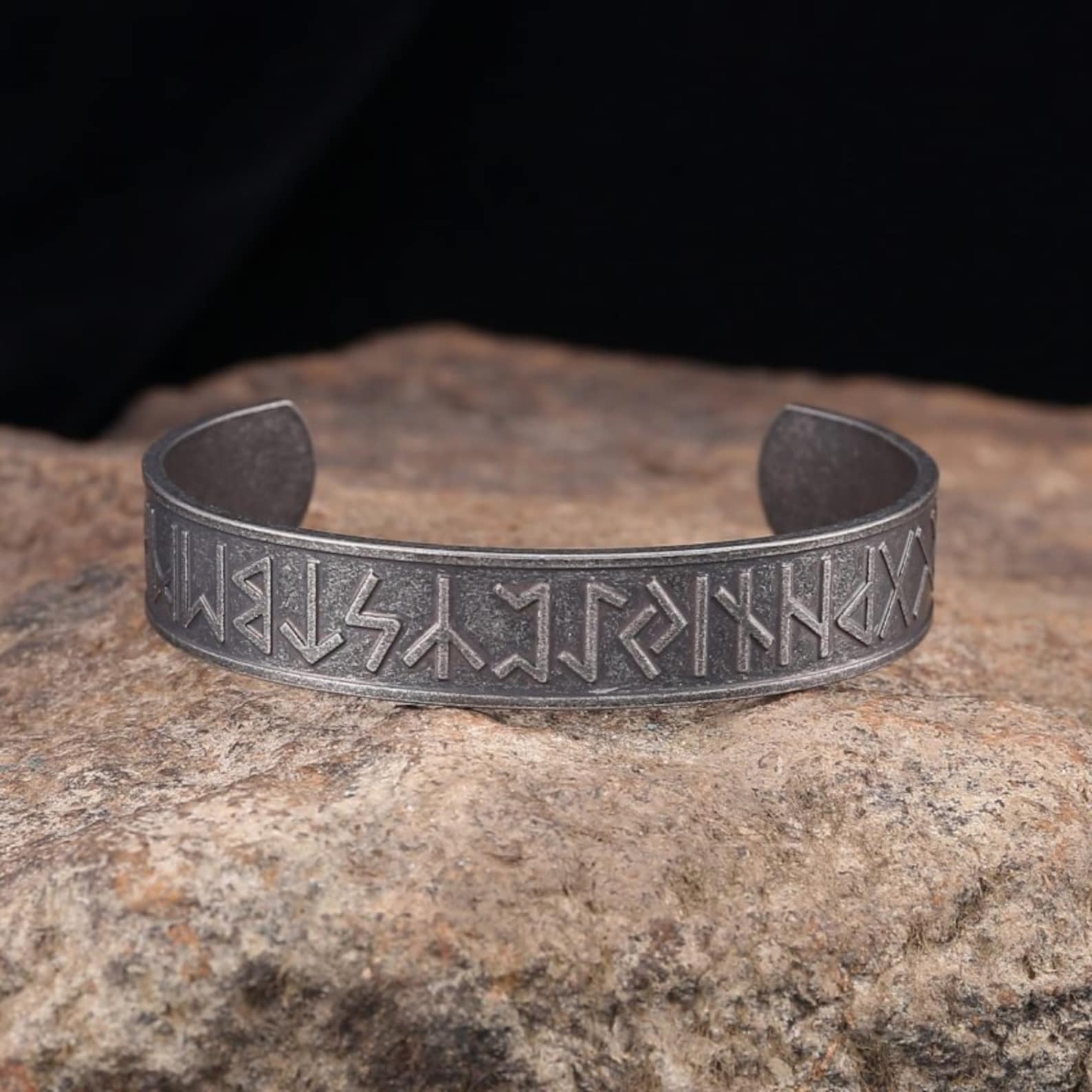 Nordic bangle