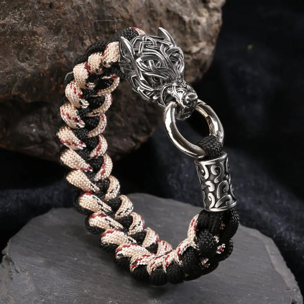 Paracord wolf bracelet