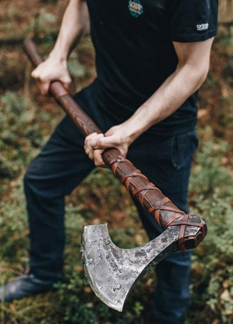 Double handed scandinavian axe